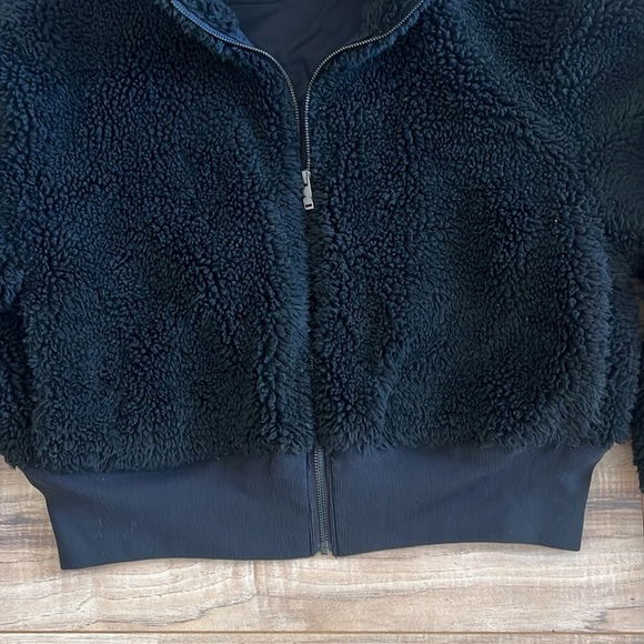 Aritzia Black Fleece Jacket - Picture 7 of 12